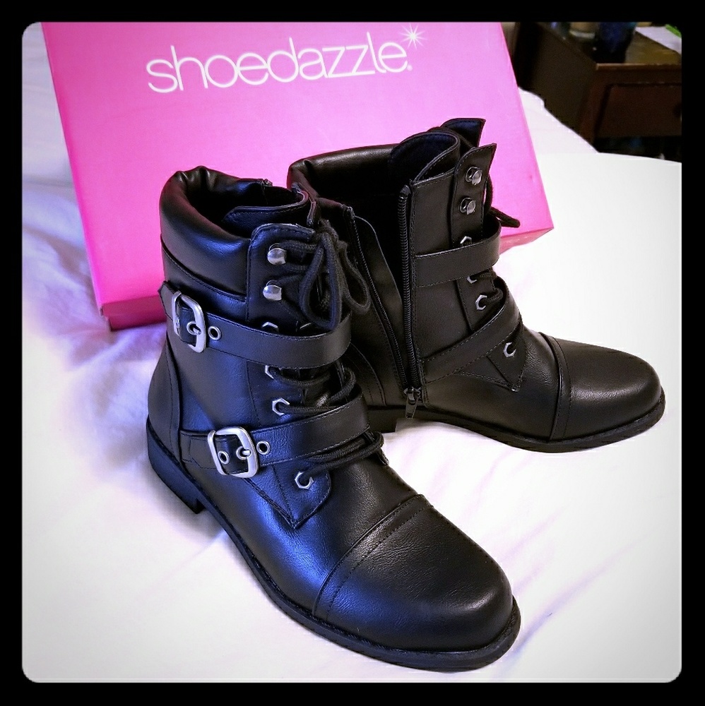 Black combat style boots. Size 7.5.
